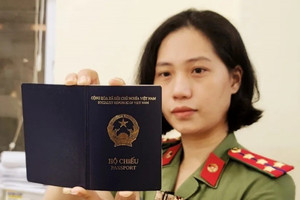 Hộ chiếu Việt Nam thăng hạng mạnh nhất sau 20 năm