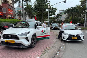 Trước lệnh cấm xe xăng, ông lớn taxi Vinasun (VNS) dốc hàng trăm tỷ đồng mua 550 chiếc hybrid