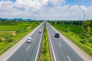 Phân luồng xe đi cao tốc Cầu Giẽ - Ninh Bình từ ngày 26/7