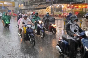 Bão số 4 (Cỏ may) ảnh hưởng đến thời tiết TPHCM ra sao?
