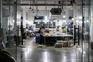 Top 'công xưởng thời trang' toàn cầu: Trung Quốc không còn là 'vua', Việt Nam tiếp tục tiến lên và bất ngờ đến từ Campuchia