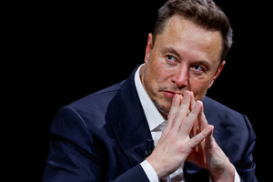 Tesla gặp khủng hoảng: Doanh thu sụt giảm, Elon Musk lên tiếng thừa nhận một sự thật