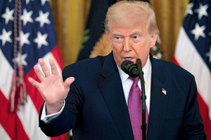 Nóng: Ông Trump nâng sàn thuế đối ứng lên 15%, thông báo lý do các nước bị áp 50% không thương lượng