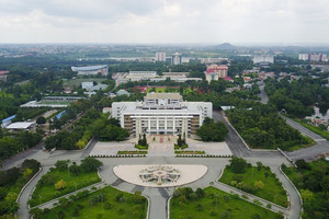 Một trường đại học công lập ở Việt Nam có 2 Giáo sư nổi tiếng cùng giữ chức hiệu trưởng sau 1 năm thành lập