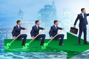 Top cổ phiếu tăng/giảm mạnh nhất tuần 21-25/7: Tâm điểm một mã VN30 bứt phá hơn 30%