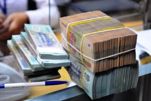 Vì sao rất nhiều tiền 'bơm' ra thị trường mà lãi suất cho vay không giảm?