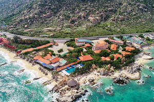 Bãi biển đẹp tựa ‘viên ngọc ẩn’ tọa lạc tại vùng ít bão nhất Việt Nam