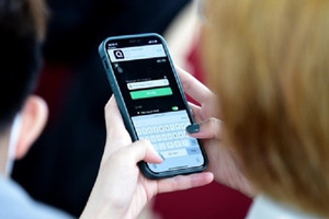 Chị Y. ở Hải Phòng nhận được 180 triệu đồng từ tài khoản VPBank, vài giờ sau liên tiếp nhận thêm 5.000 đồng từ tài khoản BIDV kèm lời dọa 'Sẽ báo công an'
