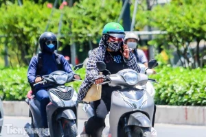 Miền Bắc nắng nóng gay gắt, Nam Bộ mưa dông