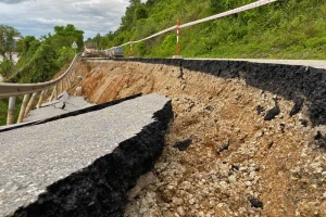 Cả nước đang có gần 200 điểm bị ách tắc do sạt lở, bão số 3