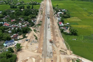 Cao tốc 12.400 tỷ gây nứt nhà dân khi thi công sắp thông xe: Chủ đầu tư hứa sẽ đền bù