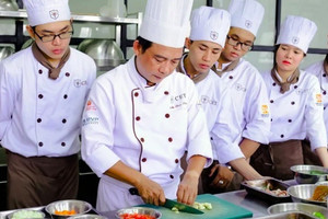 Ngành học độc quyền tại Việt Nam: Điểm chuẩn top đầu, thu nhập tới hàng trăm triệu/tháng