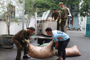 Phát hiện lượng lớn mỡ lợn bẩn trong cơ sở chế biến chui ở Phú Thọ