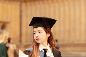 Nữ tiến sĩ Toán học sinh năm 1994 được Đại học Oxford mời về làm việc