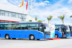 Hãng xe Việt Kim Long Motor bàn giao lô xe thứ tư cho đối tác lớn tại Hải Phòng