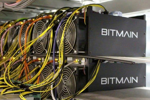 Đế chế ‘đào Bitcoin’ Trung Quốc mang dây chuyền sang Mỹ giữa căng thẳng thương mại