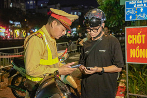 Nếu phát hiện CSGT làm điều này, người dân có thể phản ánh tới Cục trưởng Cục CSGT