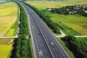 Chỉ vài tháng nữa, tuyến cao tốc cuối cùng của trục xương sống Bắc - Nam phía Đông chính thức hoàn thành