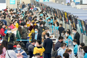 Giá vé máy bay tăng từ 18 triệu thành 30 triệu đồng, bị yêu cầu chuyển khoản thêm nhưng quyết không chuyển mà báo công an
