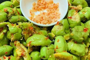 Xưa chỉ là cây dại, tiện tay vặt ăn vui mồm, hay hóa thành đặc sản lạ miệng: Vào cả thực đơn nhà hàng, giá bán thế nào?