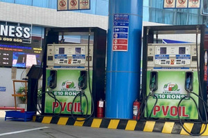 Các cửa hàng xăng dầu ở Hà Nội đang khẩn trương hoàn tất nâng cấp hạ tầng, sẵn sàng bán xăng E10 từ ngày 1/8.