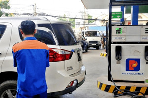 Từ 1/8, sẽ thí điểm bán loại xăng mới ở TP. HCM: Giá rẻ hơn RON 95, thân thiện với môi trường, khách hàng lại có phản ứng