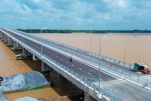 Hôm nay, thông xe tạm cầu vượt sông Hậu nối thông ĐBSCL với TP. HCM