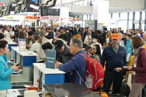 Lượng khách quốc tế qua Nội Bài lập kỷ lục mới, đạt 40.000 lượt mỗi ngày