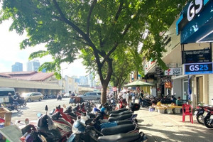 TP.HCM bãi bỏ Quyết định thu phí sử dụng vỉa hè, nghiên cứu đề án quản lý mới
