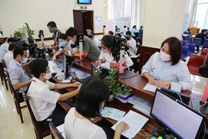 Từ hôm nay, giáo viên, công chức, người tham gia BHYT chính thức được hưởng nhiều quyền lợi lớn