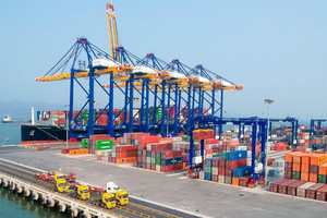 Xuất nhập khẩu đến nửa đầu tháng 7 tăng 16,2% so với cùng kỳ năm trước