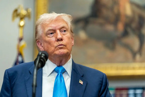 Đưa số liệu kinh tế tồi tệ, lãnh đạo Cục Thống kê Mỹ bị ông Trump sa thải