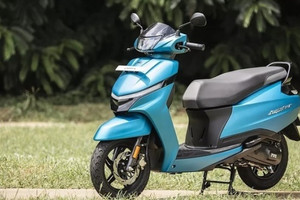 Mẫu ‘siêu tay ga’ là kình địch mới của Honda Vision: Thiết kế hiện đại, xịn dẫn đầu phân khúc, có màn LCD, giá lại rẻ như cho