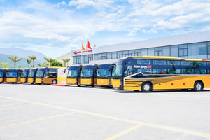 Hãng xe Việt Kim Long Motor tiếp tục bàn giao lô xe bus thứ tư cho doanh nghiệp vận tải miền Nam