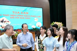 Công chức phụ trách ngành giáo dục gặp khó