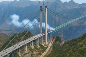 Cây cầu cao nhất thế giới sắp thông xe: Nằm trên tuyến cao tốc đi xuyên núi, rút ngắn thời gian di chuyển từ 1 giờ chỉ còn vài phút