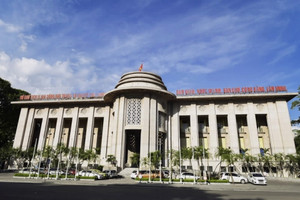 Yêu cầu các ngân hàng giảm lãi suất cho vay, hỗ trợ tăng trưởng GDP 8% trở lên