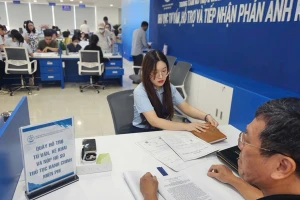 Hà Nội nghiêm cấm lạm dụng yêu cầu bản sao chứng thực khi làm thủ tục hành chính