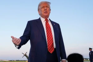 Tổng thống Mỹ Trump tuyên bố sẽ áp thuế 250% với dược phẩm