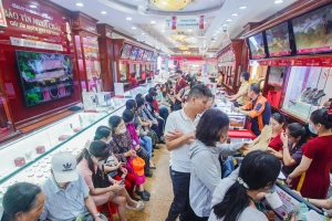 'Sóng' tăng giá tài sản dồn dập, nhiều người đứng ngồi không yên