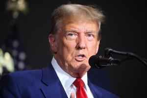 Tổng thống Trump phàn nàn bị các ngân hàng 'phân biệt đối xử', từ chối phục vụ