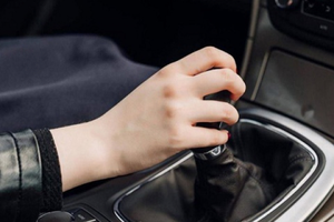 Xe số tự động tiện thật, nhưng nếu không biết 6 điều này thì vừa nguy hiểm vừa hại xe