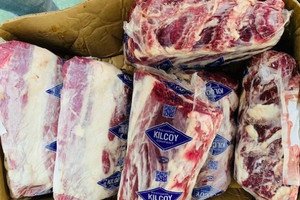 Hơn 230.000 tấn thịt ngoại vừa tràn vào Việt Nam