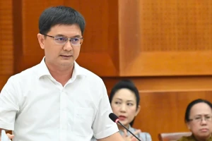 Thủ tướng phê chuẩn Phó Chủ tịch UBND TPHCM và Thái Nguyên