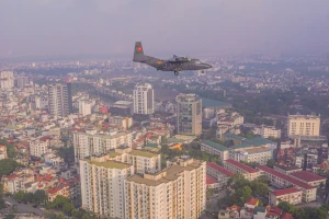 Biên đội Casa thao luyện đẹp mắt trên bầu trời Thủ đô