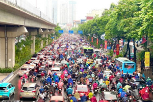 Đến lượt TP. HCM sắp hạn chế xe nội đô: Xanh hóa môi trường hay cú sốc với hàng triệu người dân?