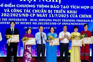 Hà Nội sẽ tiếp tục triển khai chương trình song bằng ở các trường công lập