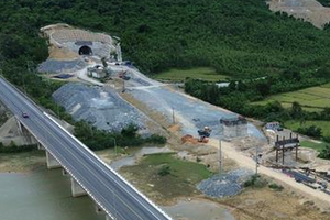 Dự án mở rộng hầm xuyên núi 20 năm tuổi của Việt Nam sẽ hoàn thành vào cuối năm nay