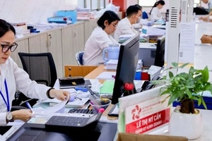 Bộ Nội vụ sẽ điều tiết công chức từ nơi thừa sang nơi thiếu