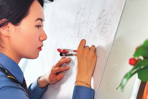 Nữ nhân viên khiến ngành đường sắt ngả mũ: Ghi nhớ và vẽ lại chính xác bản đồ của 1.092 nhà ga, 388 tuyến đường và 975 điểm tính cước